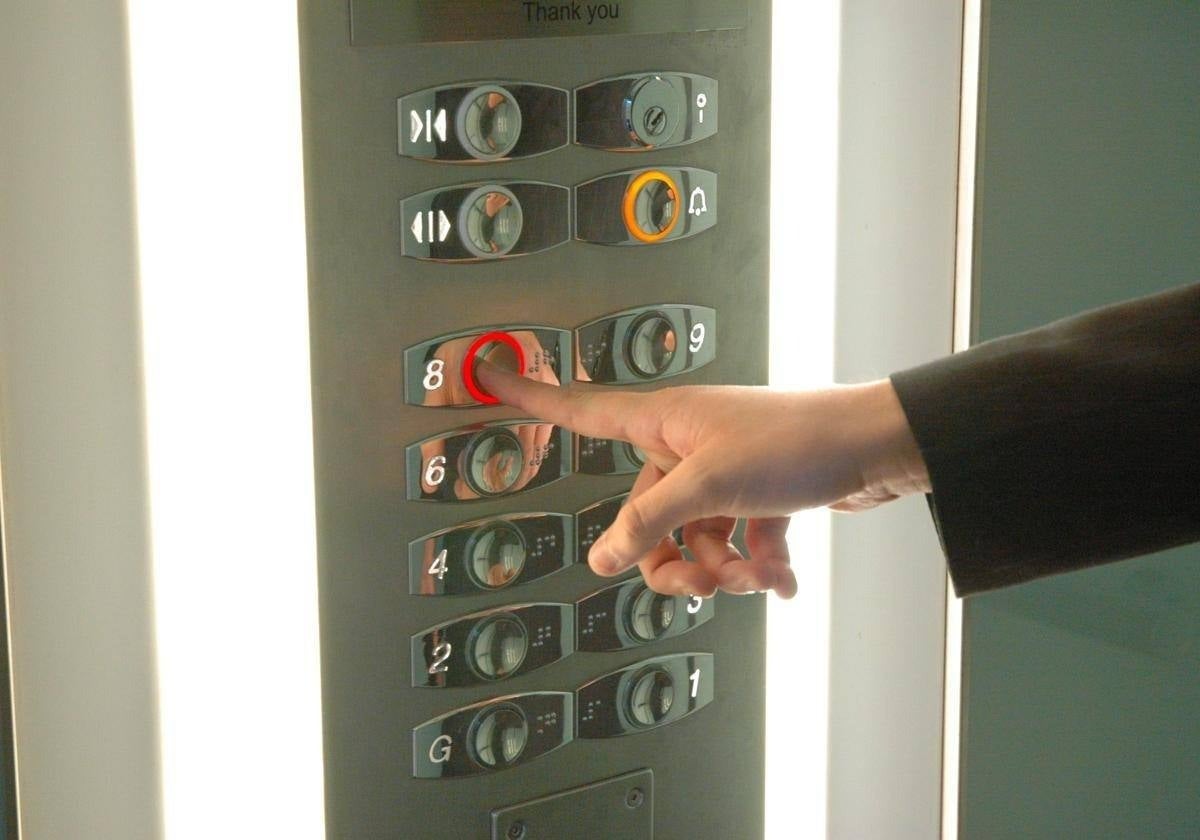 <p><strong>Detenido un asaltante que robó a nueve mujeres mayores en ascensores de Málaga: la Policía activa la operación ‘Mohicano’</strong></p>