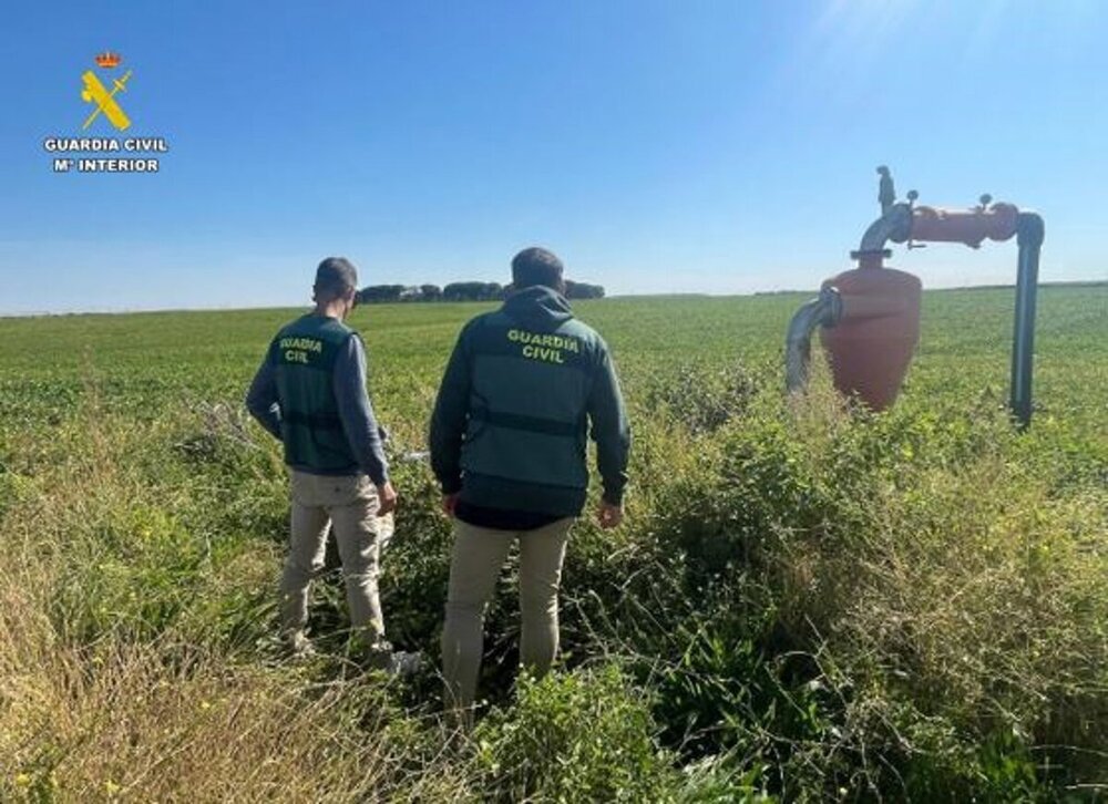 Detenidos un padre y su hijo por robar en 20 explotaciones