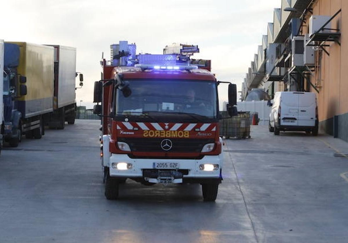 Dos mujeres afectadas por el incendio en el salón de una vivienda cerca de Miajadas