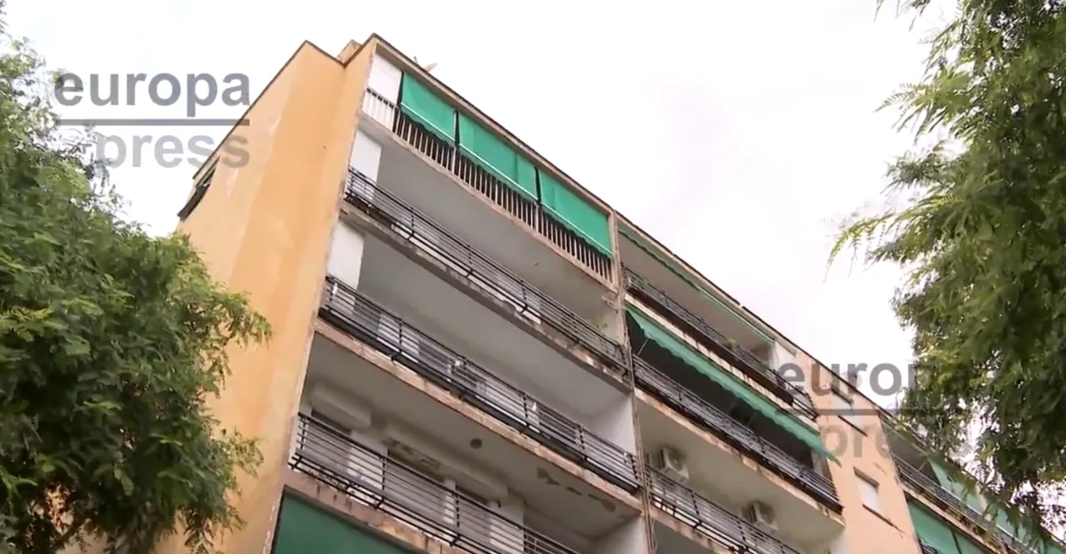 Encuentran los restos de un hombre fallecido hace 15 años en su piso de Valencia