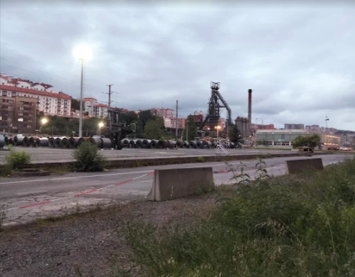 Dos trabajadores heridos tras una explosión en la acería ACB de Sestao