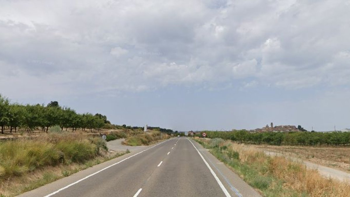 Un herido grave en un choque frontal entre un turismo y un camión en Maials