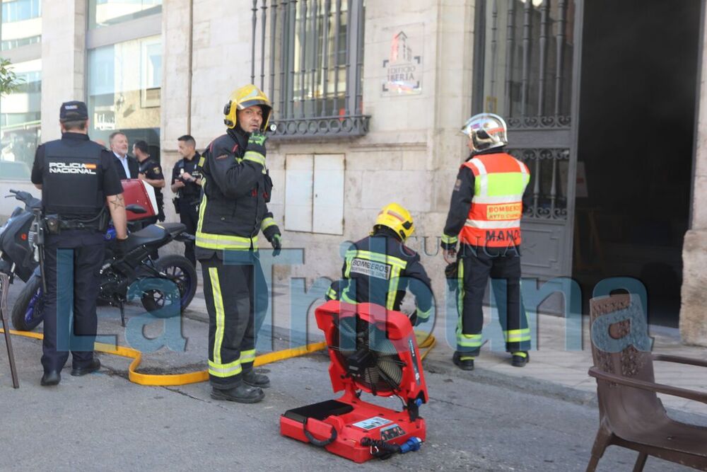 Desalojan el edificio Iberia por un incendio sin heridos