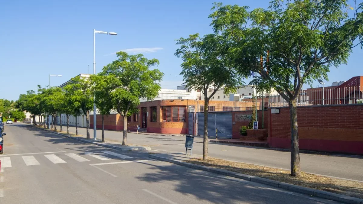 Provoca un incendio en su celda y agrede a funcionarios en Ponent