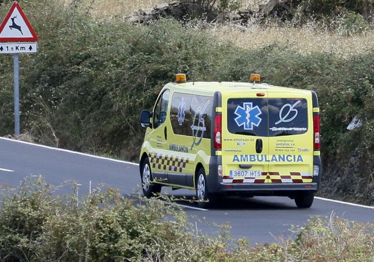 Un joven conductor vuelca con su coche en este pueblo de Salamanca