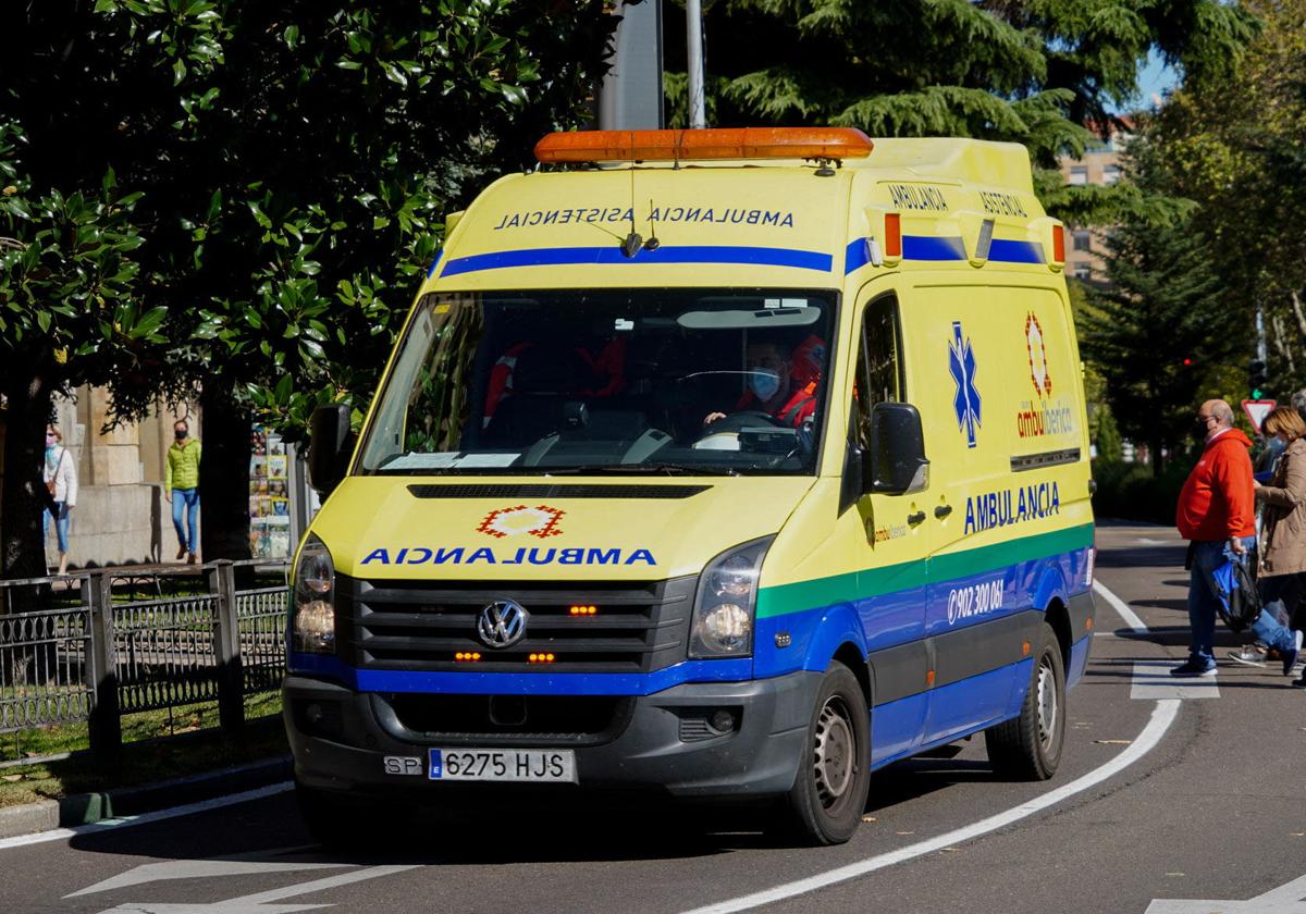 Joven de 23 años herido tras choque de su patinete con un turismo en Salamanca