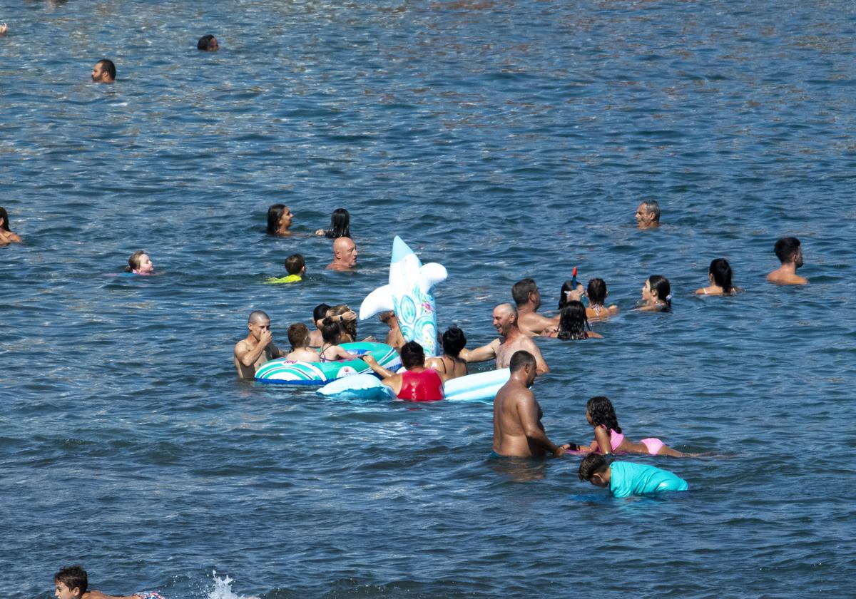 Tragedia en la playa de Salinetas: hombre de 75 años muere ahogado en Telde