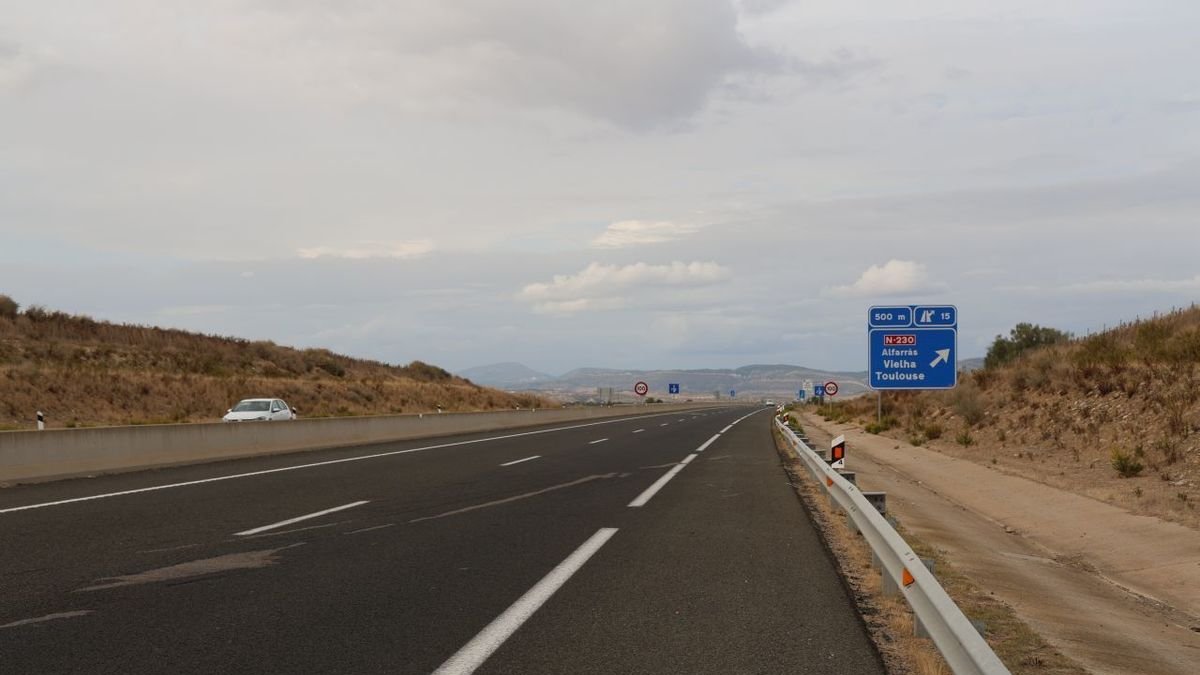 Muere un peatón atropellado por un turismo en la A-14 en Almenar