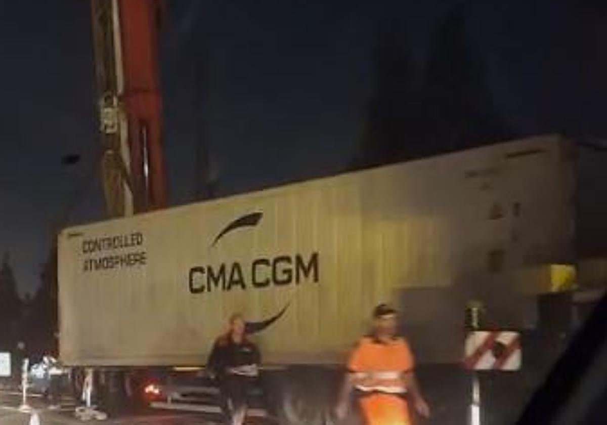 El vuelco de un camión en la AP-7 provoca retenciones de varios kilómetros sentido Málaga