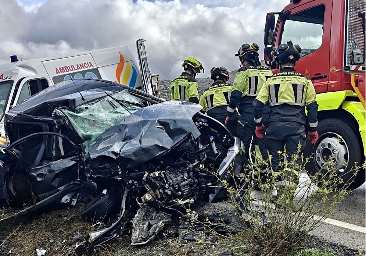 Accidente en la A-367: Colisión frontal entre ambulancia y turismo deja diez heridos y un perro fallecido