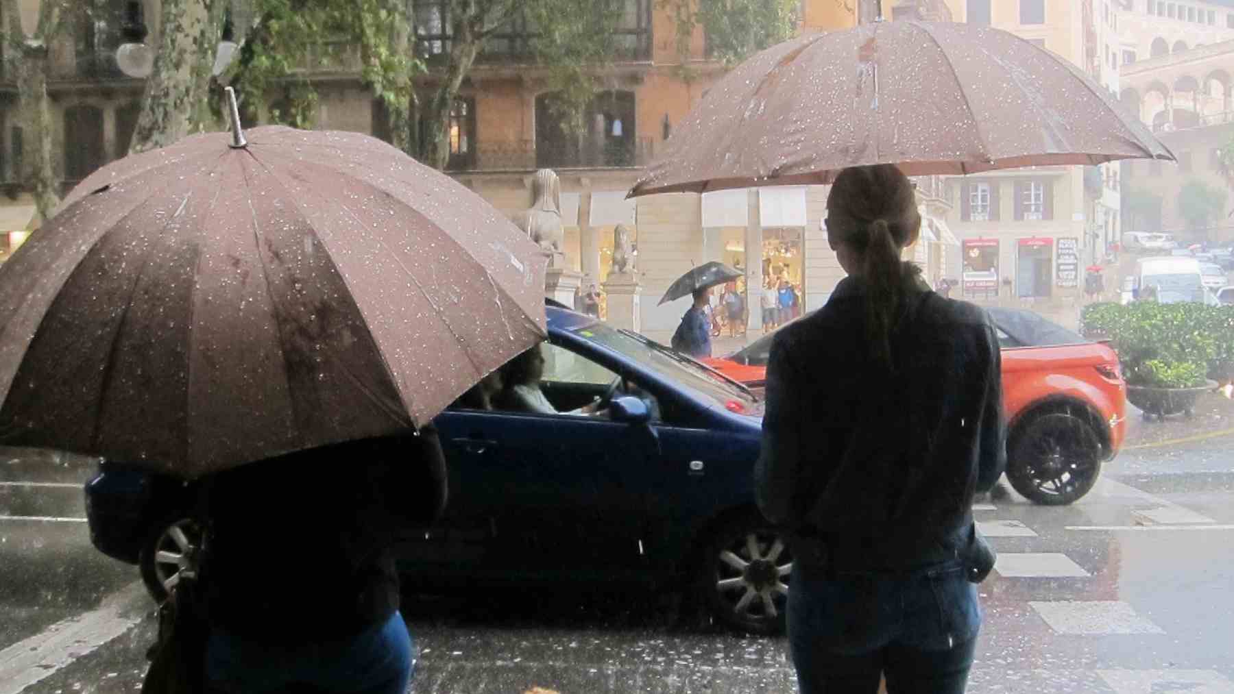 La borrasca Claudia pone en alerta por lluvias este domingo el sureste de Mallorca, Ibiza y Formentera