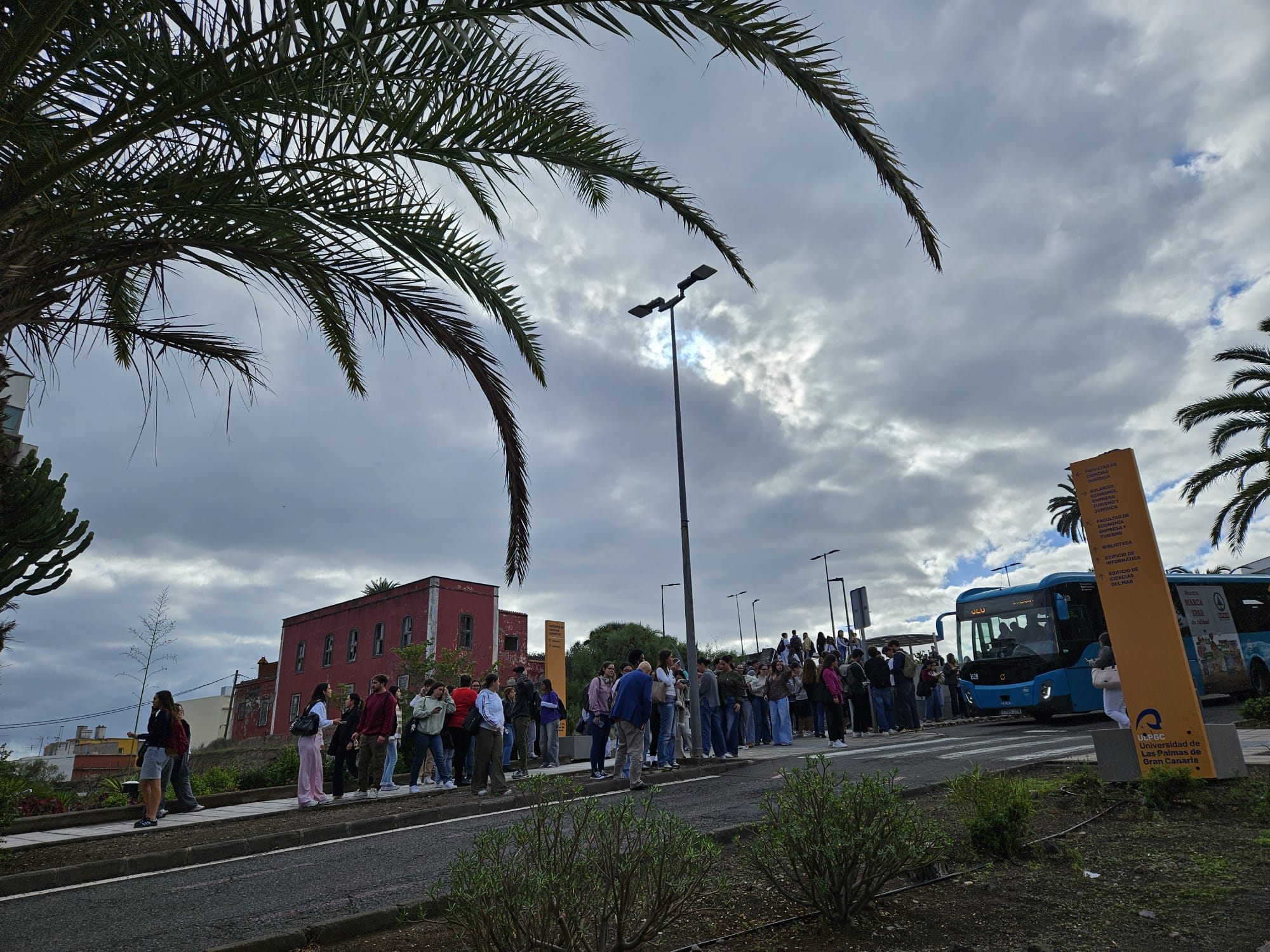 Un correo que amenaza con «una masacre» en la ULPGC desaloja varias facultades