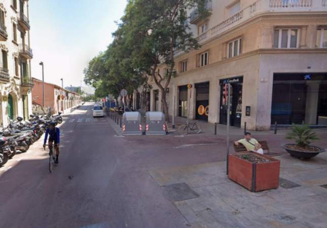 Atraco en sucursal de La Caixa en Sant Martí: dos hombres se llevan una gran cantidad de dinero