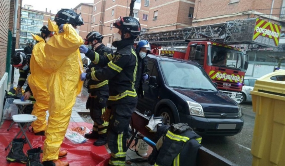 Bomberos controlan fuga de agua en Leroy Merlin para evitar daños mayores