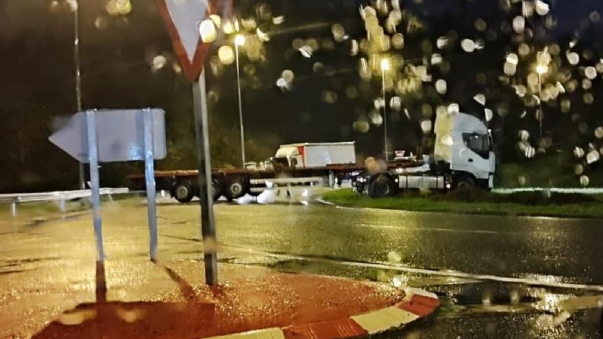 La lluvia complica a circulación en las carreteras de Gipuzkoa