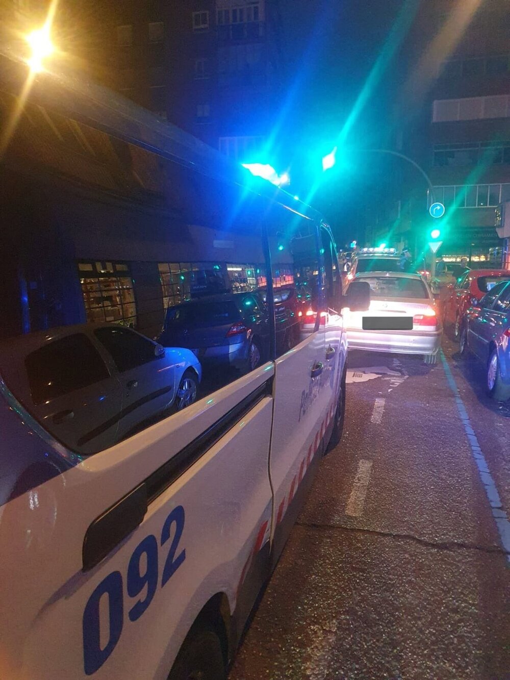 Conductor en Valladolid se salta semáforo en rojo mientras ve película en dispositivo electrónico y da positivo en test de drogas