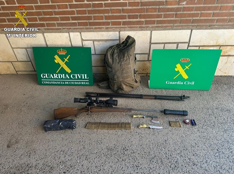 Desarticulada red de furtivos en fincas de caza mayor en Ciudad Real: detenidos y armas intervenidas