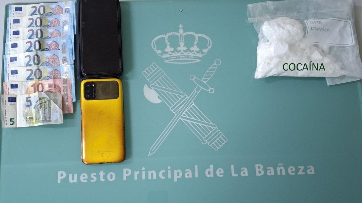 Pillan a un hombre de 38 años en la estación de autobuses de La Bañeza con más de 200 gramos de cocaína.