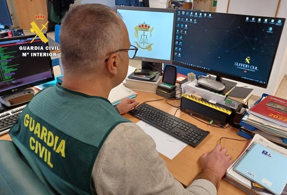 Detenido un joven de 20 años por corrupción de menores