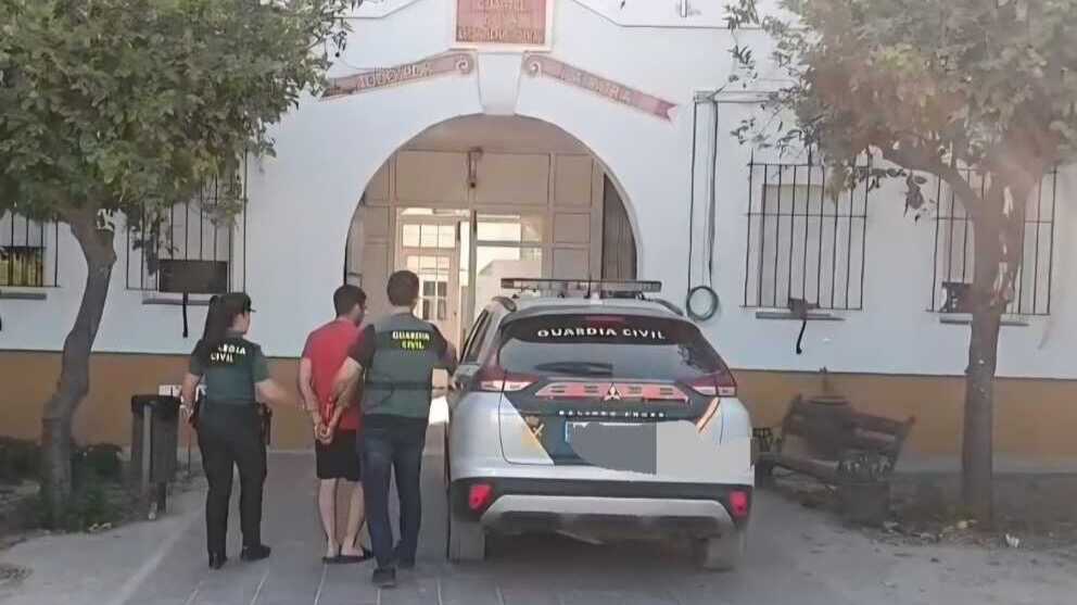 Detenido por robar más de 5.000 metros de cable de cobre en una parcela industrial de Sevilla