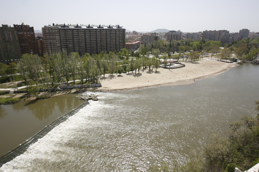 Rescatan a un ladrón que se metió en el Pisuerga para huir