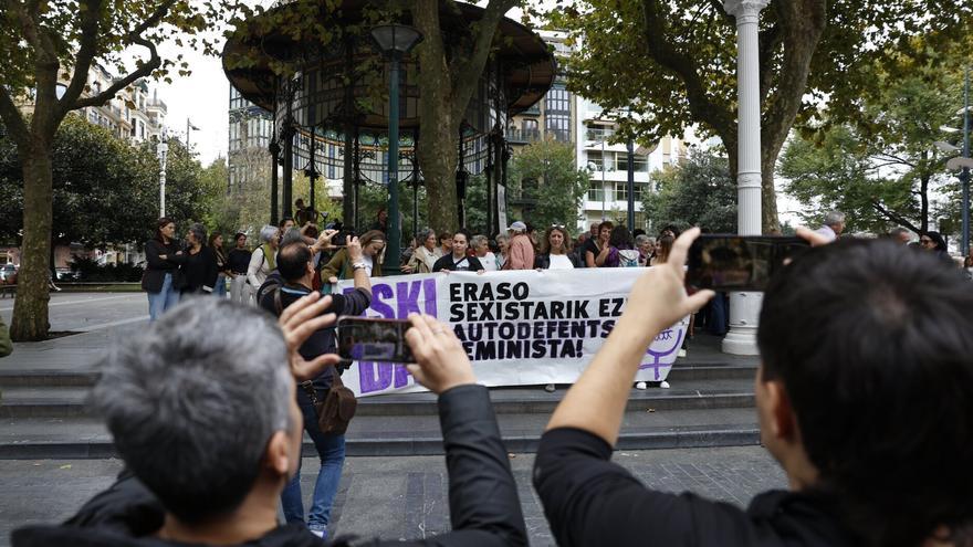 Detenido por agredir a una empleada de un hostal de Donostia, ebrio y semidesnudo
