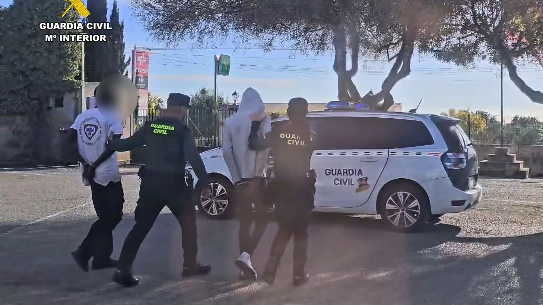 Detenidos dos africanos por violento asalto a supermercado en el Arenal y agresión a cajera