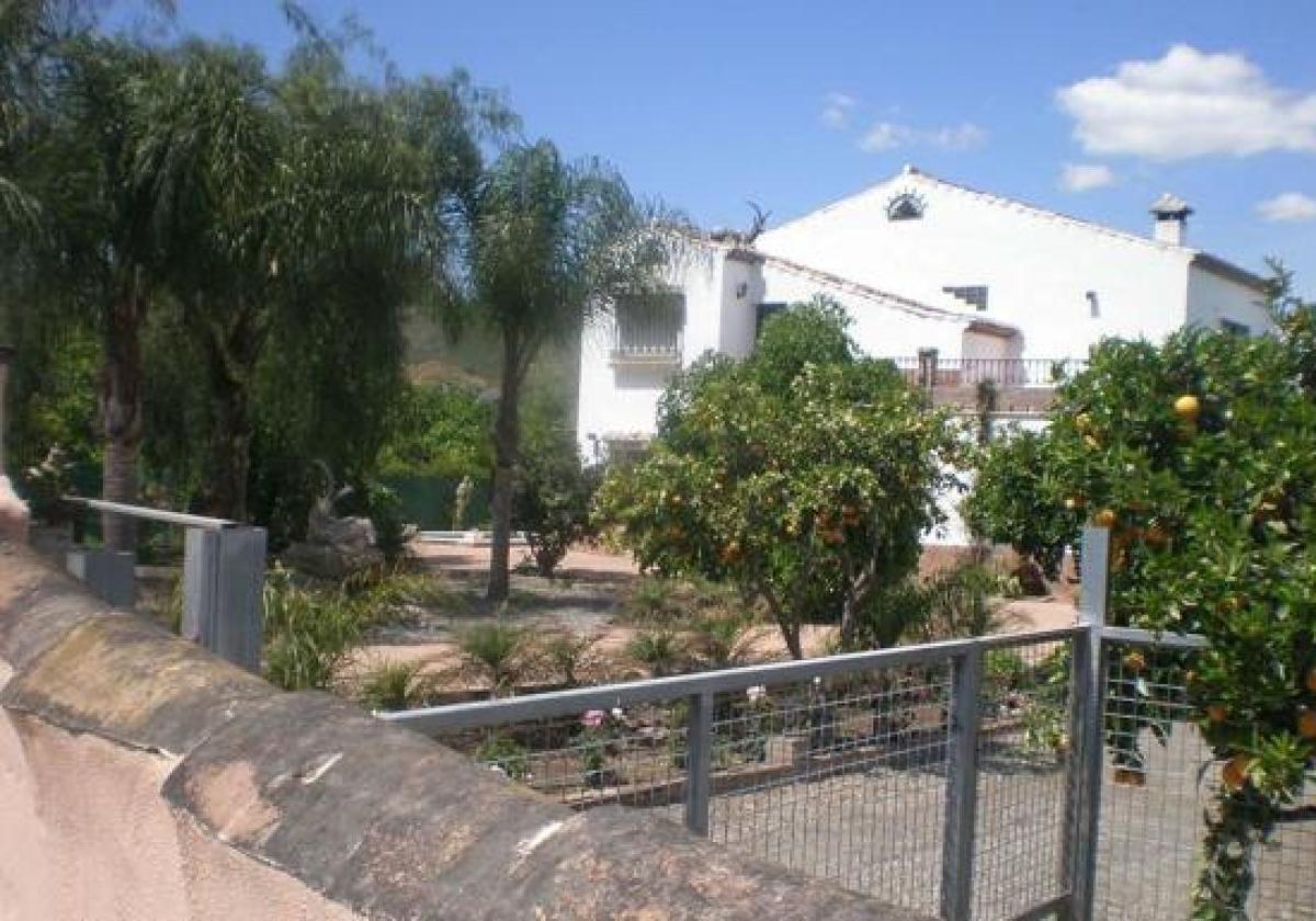 El exmarido de Lucía Garrido será juzgado en mayo por el asesinato a tiros de dos hombres que entraron en su finca
