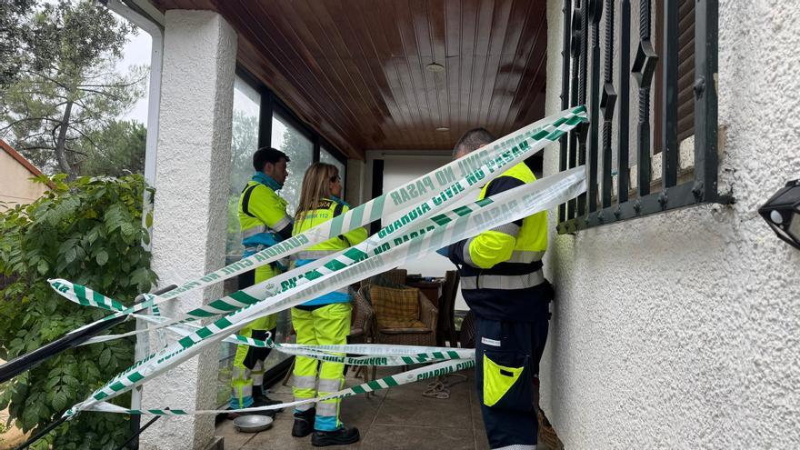 Hallan los cadáveres de un hombre y una mujer con signos de violencia en un chalet de Madrid