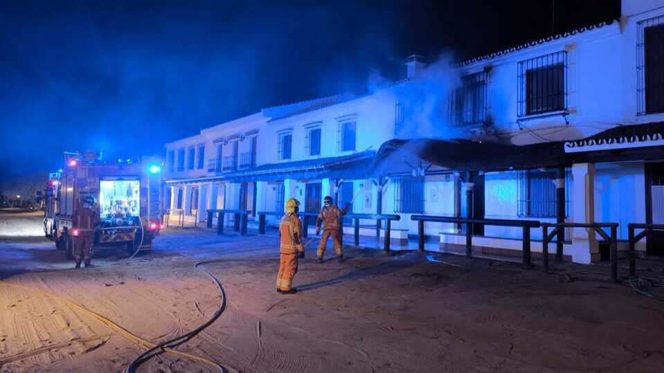 Susto en El Rocío: un cuadro eléctrico arde de madrugada y obliga a intervenir a los bomberos