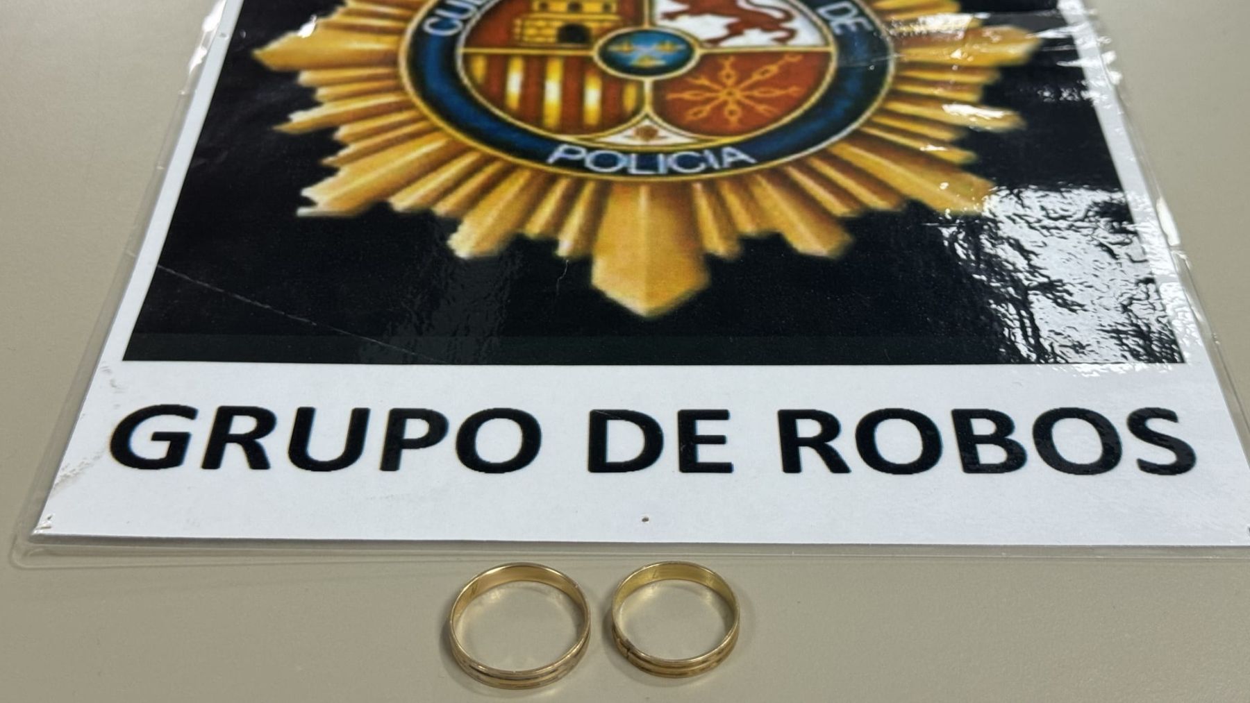 La Policía Nacional de Palma busca a un matrimonio para devolver sus alianzas de boda
