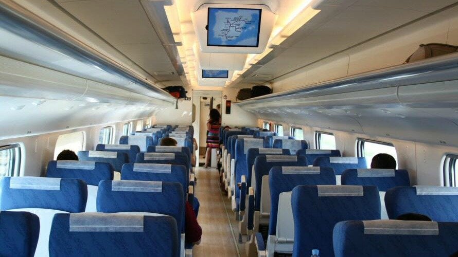 Un  tren se queda tirado en plena vía en Navarra y deja atrapados de noche y bajo el frío a 197 viajeros
