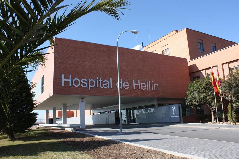 Un incendio en una vivienda en Hellín deja un herido