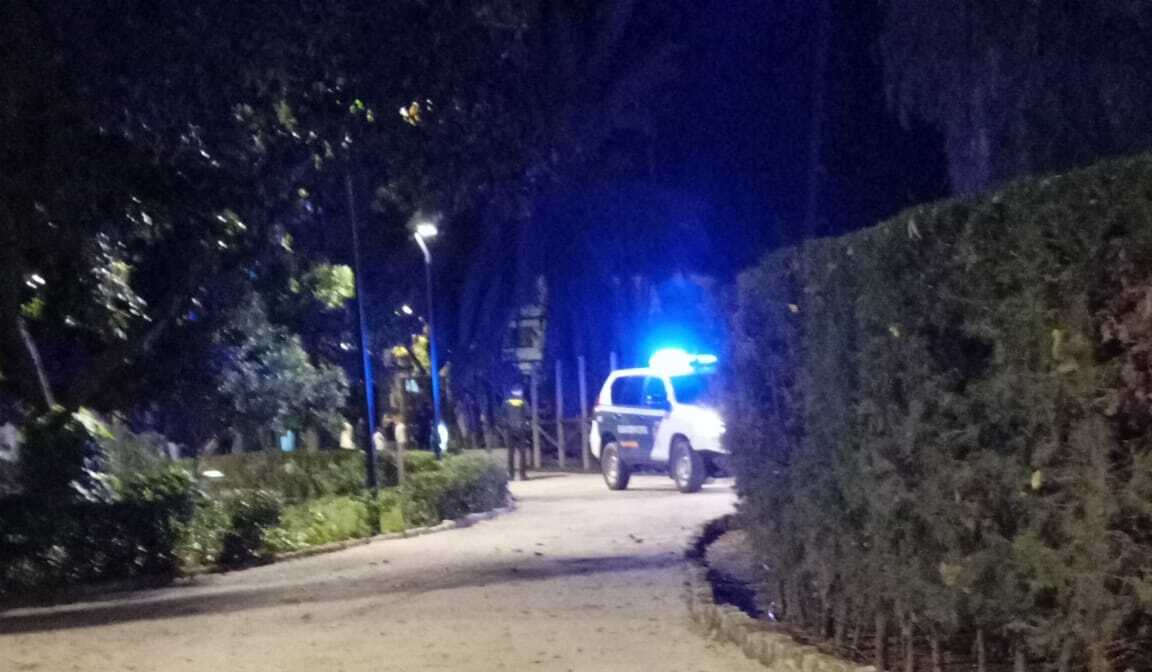 Evacuado a un hospital tras ser apuñalado en un parque de Ayamonte