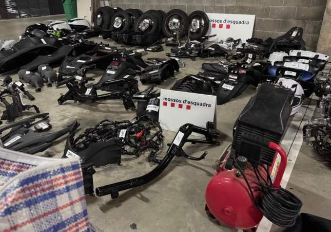 Imagen de las piezas de motos recuperadas / Mossos d'Esquadra