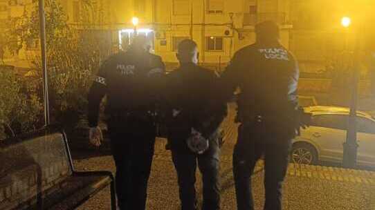Detenido en Almonte un conductor con permiso falsificado y sin autorización para circular