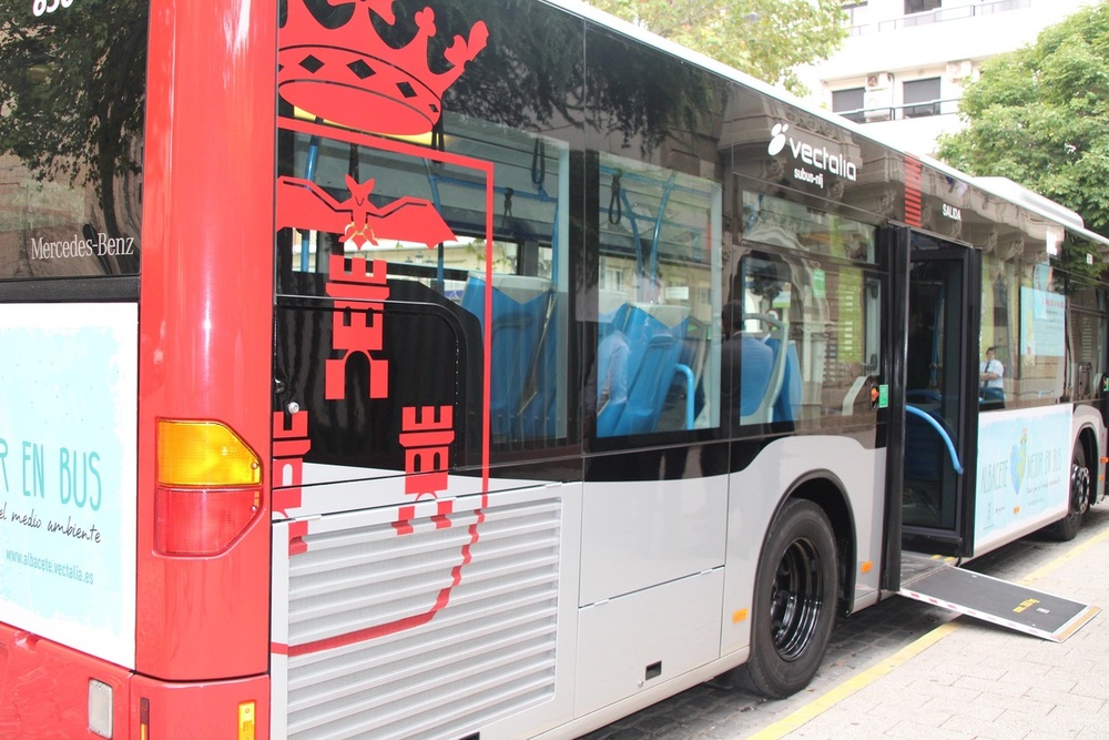 El accidente de un autobús urbano termina con seis heridos
