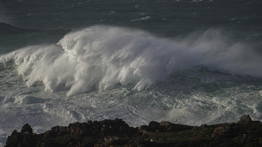 Un experto señala la causa principal de las muertes de turistas por golpes de mar en Canarias