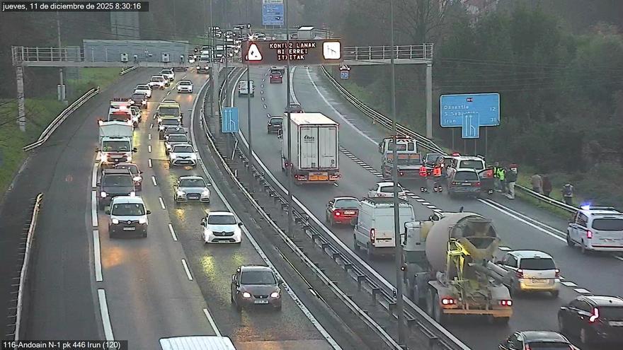 Once kilómetros de retenciones en Andoain por un accidente múltiple