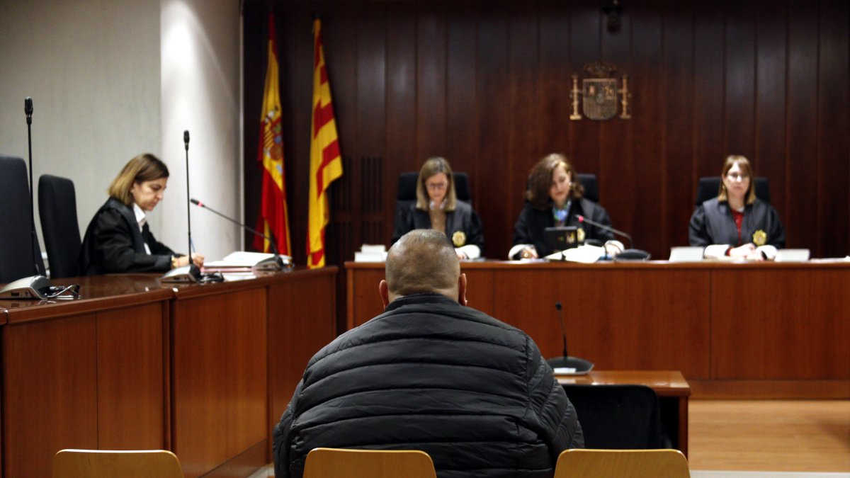 Condenan a 18 años de prisión a hombre por abusar de siete menores en Aran