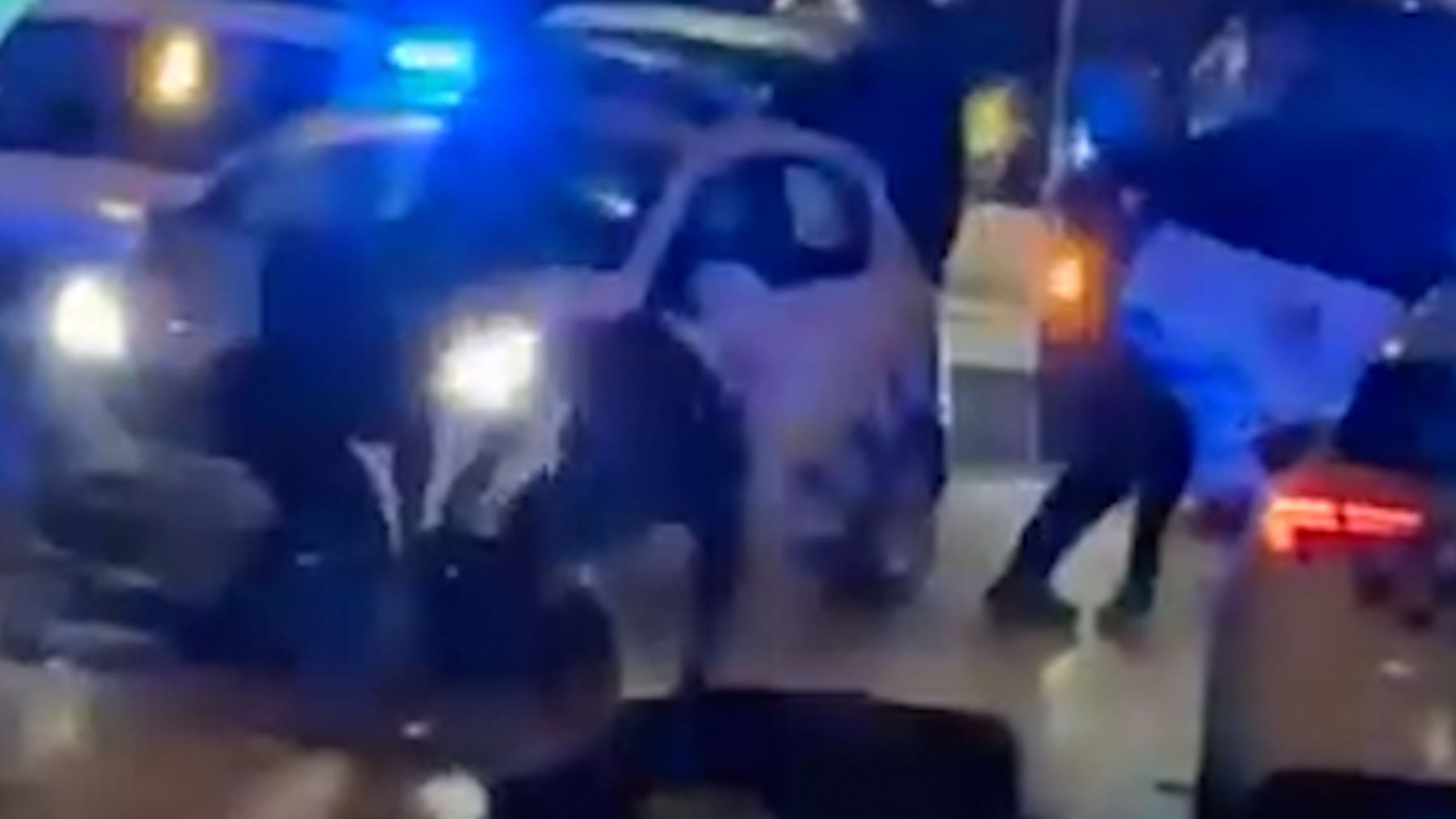 Cuatro policías heridos al ser atacados por un grupo de colombianos borrachos frente a un bar en Mallorca