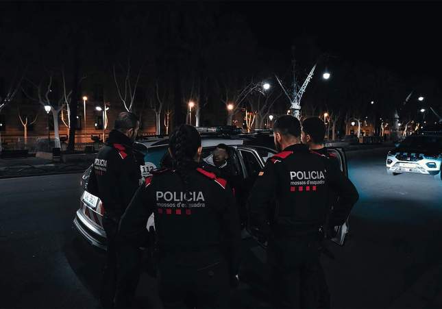 Violencia y tensión en Ciutat Vella: Detenido joven multirreincidente tras pelea por intento de robo en Barcelona