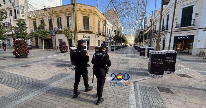 Despliegue especial de la Policía en Melilla para garantizar una Navidad segura en los comercios
