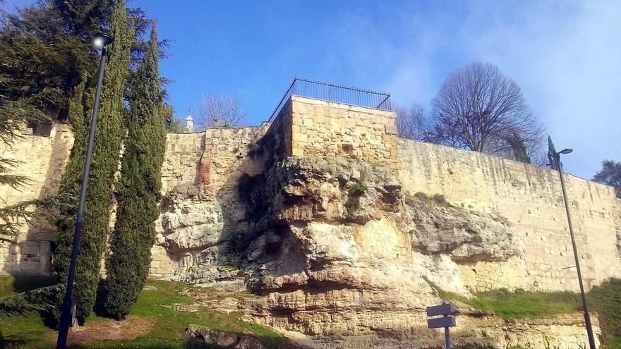 La muralla de Salamanca sufre un desprendimiento de 15 metros