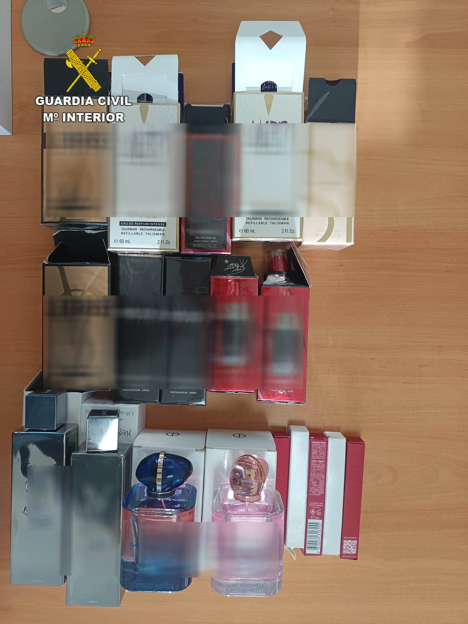 Robaba perfumes en su empresa