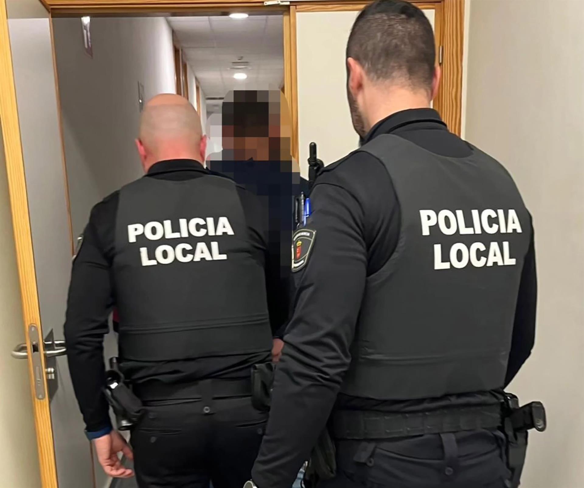 Detenido un conductor de un patinete por circular ebrio y agredir a un policía en Las Torres de Cotillas