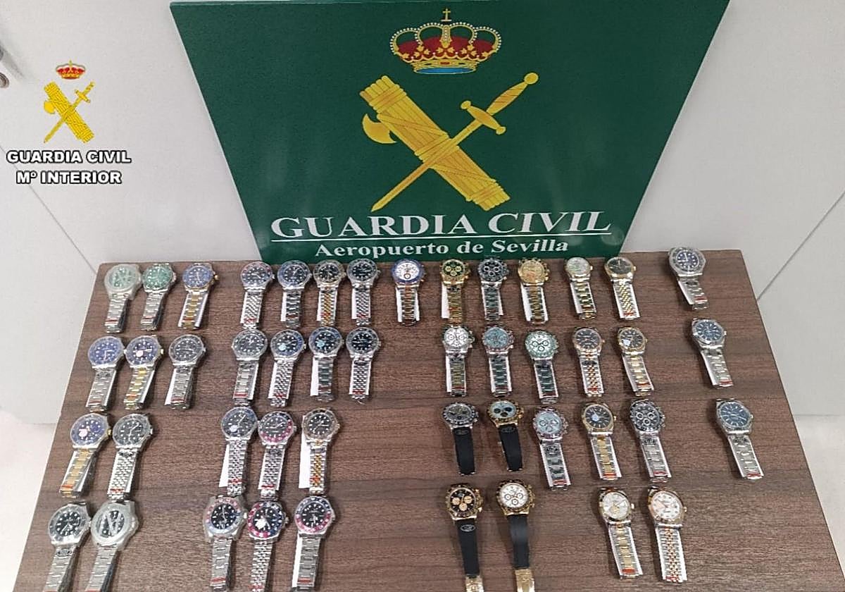 Detenido en Sevilla con 47 relojes de alta gama falsificados que iba a vender en Canarias