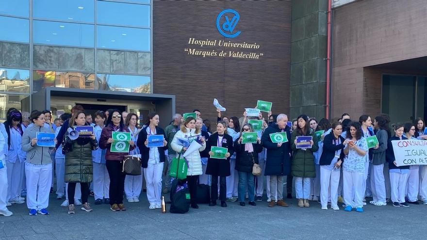 Detenido por dar dos bofetones e insultar a una enfermera en las Urgencias de Valdecilla