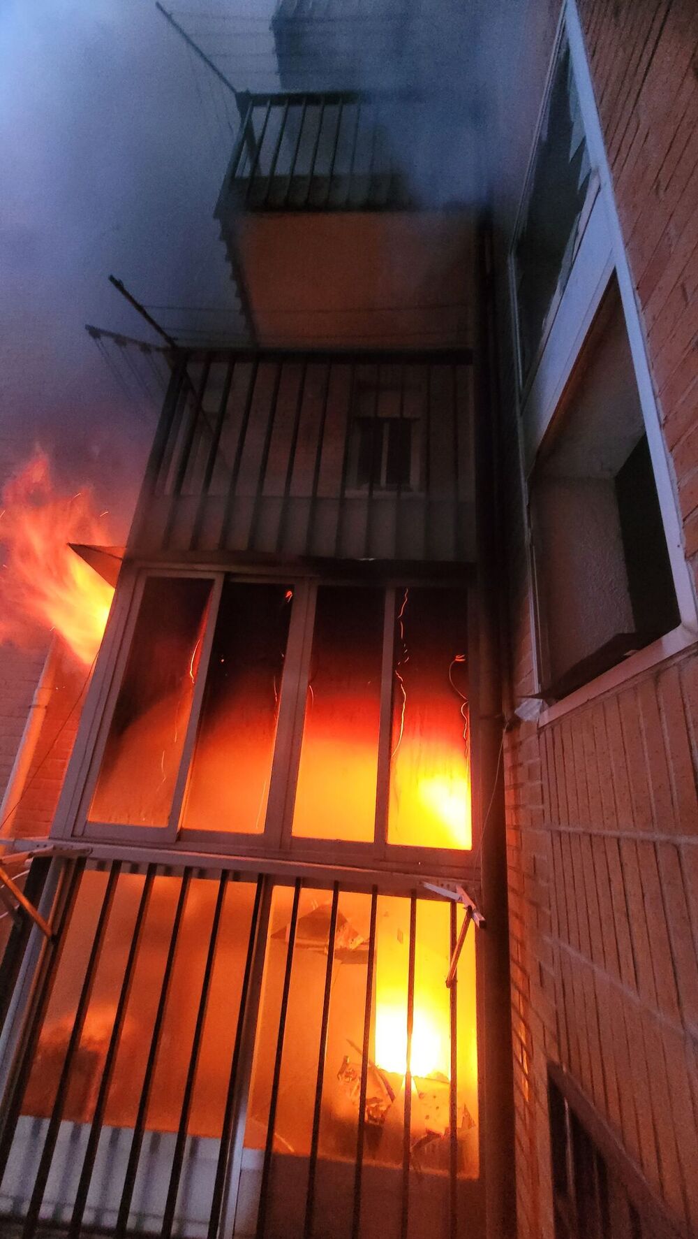 Detenido el morador del piso que ardió en Buenavista