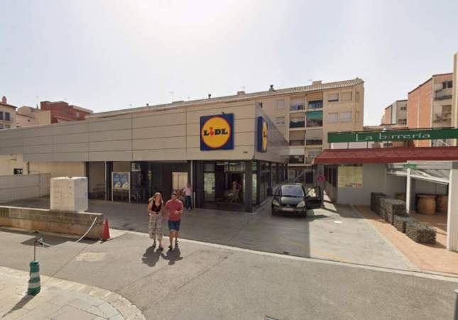 Detenidos dos hombres por robo con violencia en el supermercado Lidl de Gavà